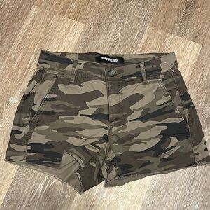 Express Women's Camo Cargo Shorts